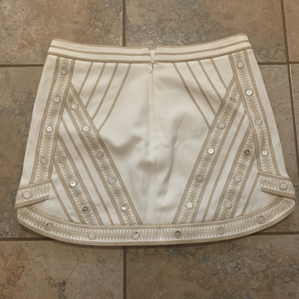 BCBG maxazria mini skirt off white